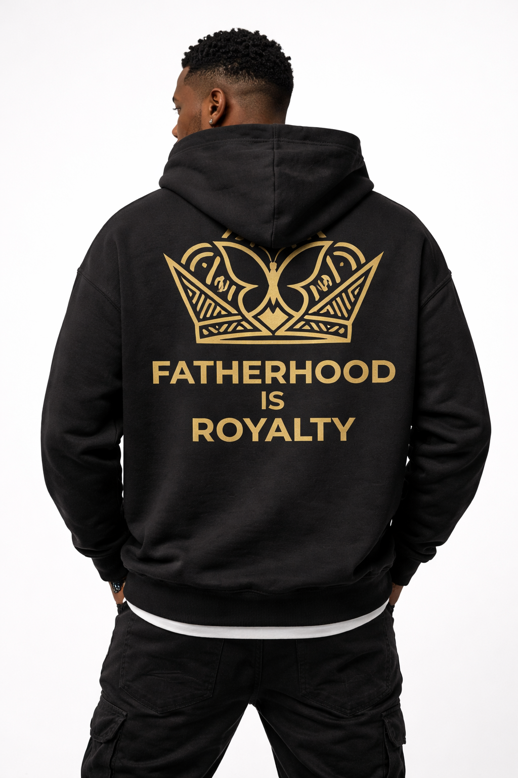 Sudadera Premium La Paternidad es Realeza – Negra y Dorada